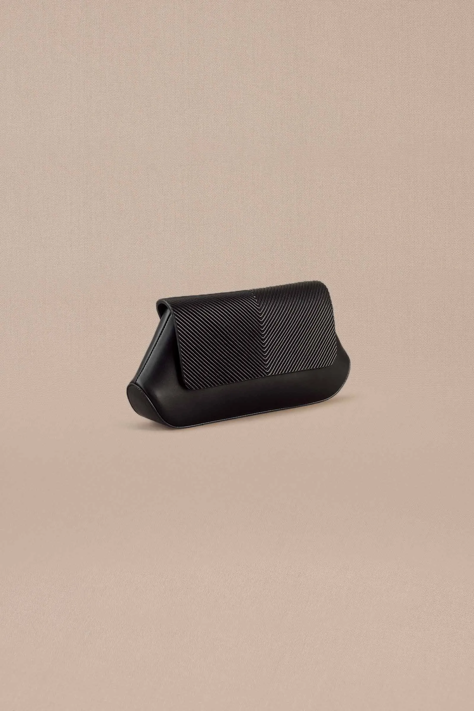 Azra Clutch