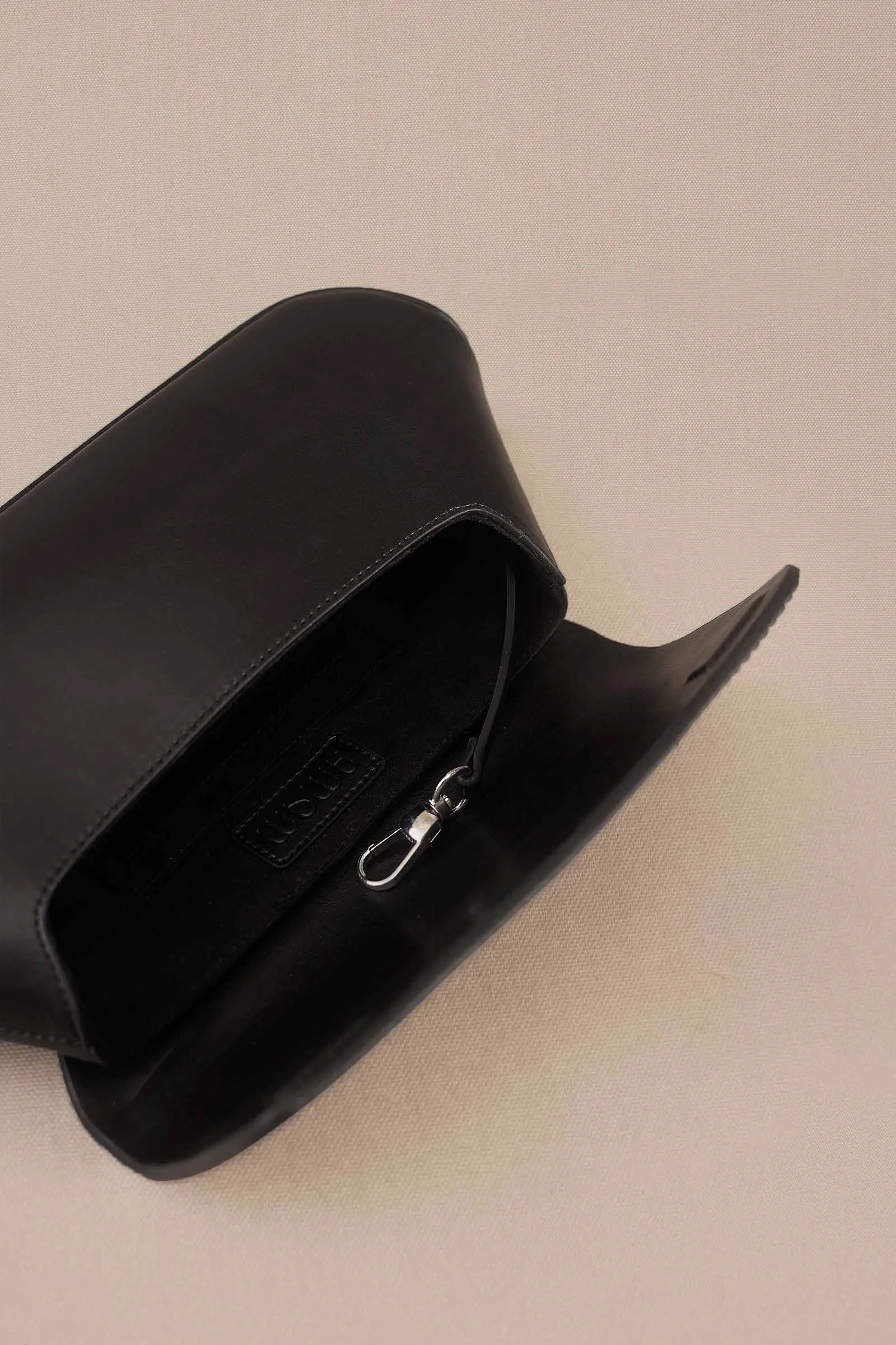 Azra Clutch