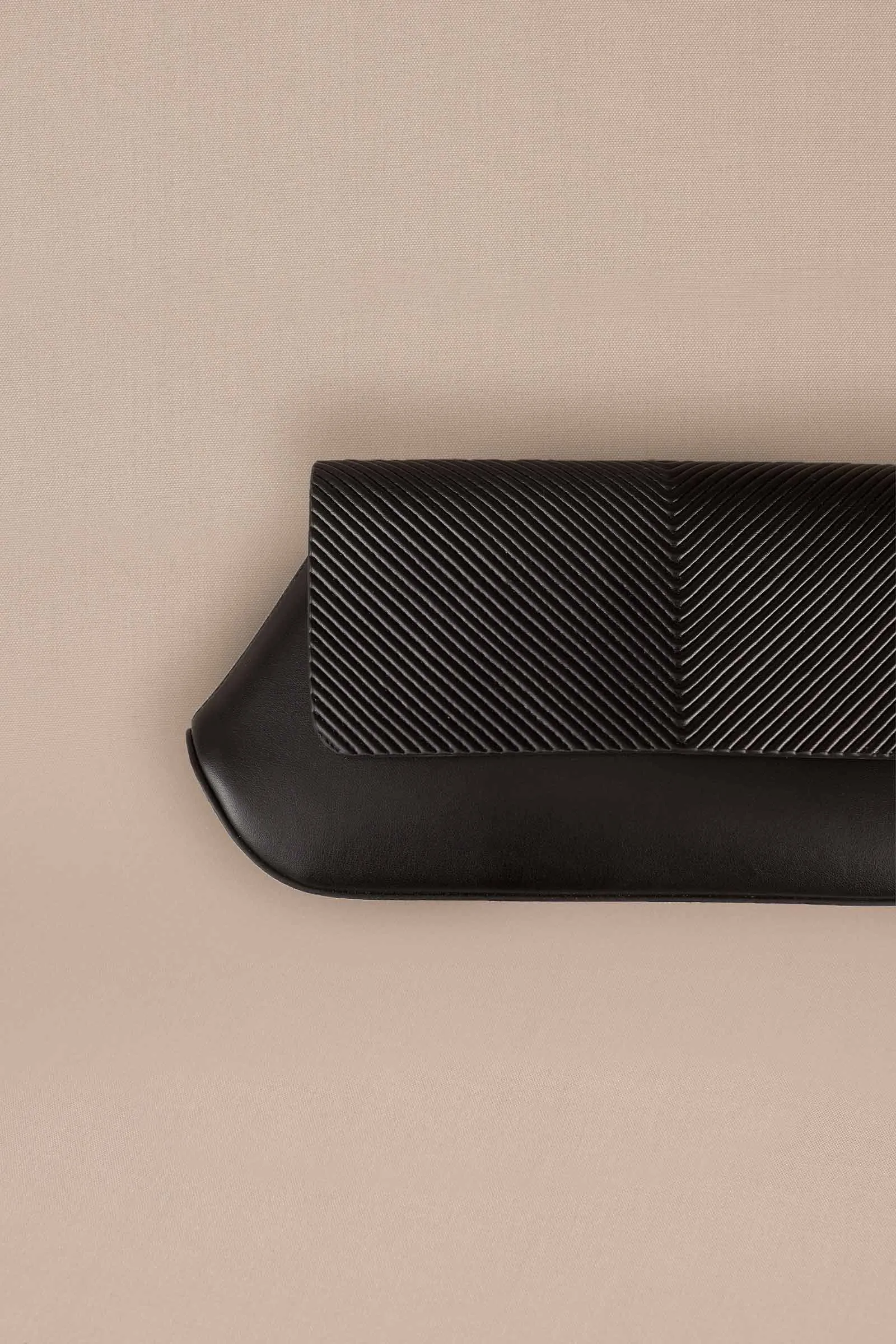 Azra Clutch